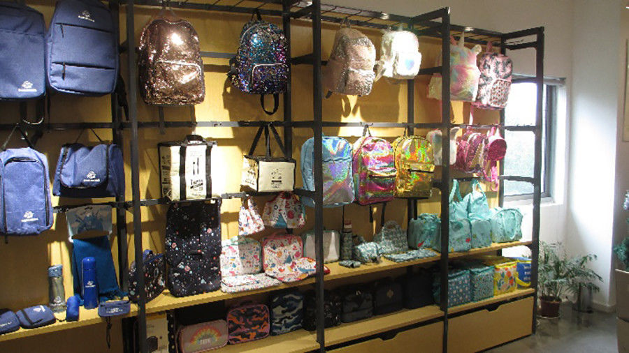 Dongguan Fangxin Gift Manufacturing Co., Ltd. কারখানা উত্পাদন লাইন